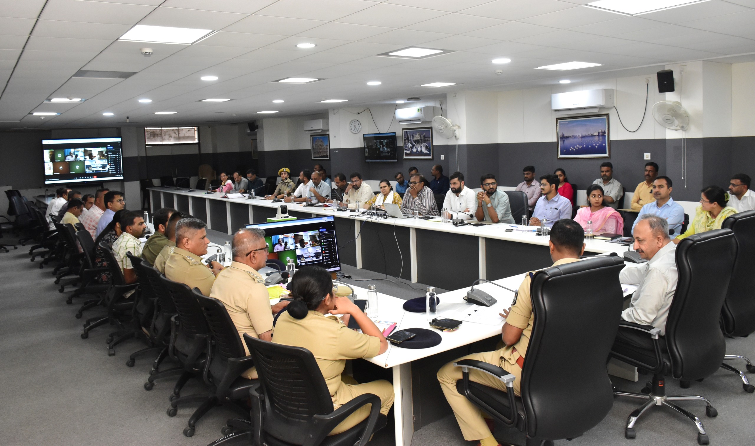 Aajkaal Daily (Desh Pardesh Ni Aajkaal)