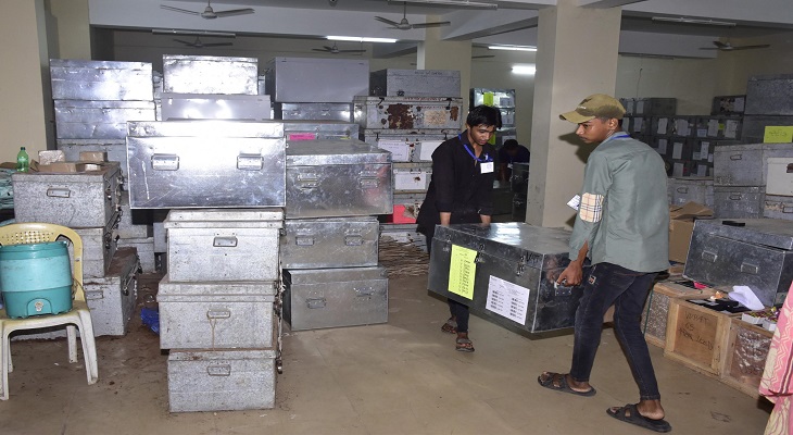 Aajkaal Daily (Desh Pardesh Ni Aajkaal)