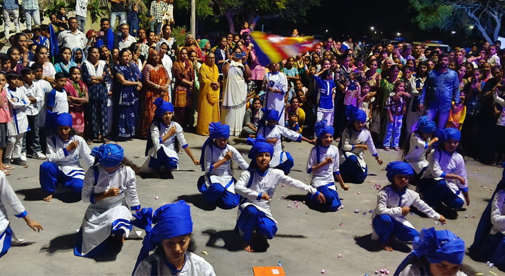 Aajkaal Daily (Desh Pardesh Ni Aajkaal)