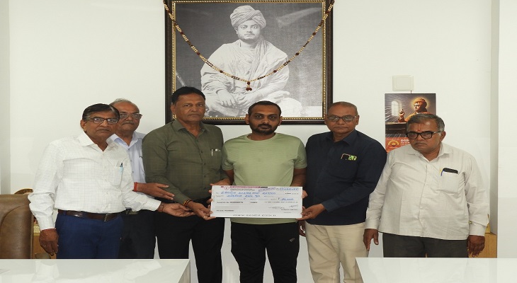 Aajkaal Daily (Desh Pardesh Ni Aajkaal)