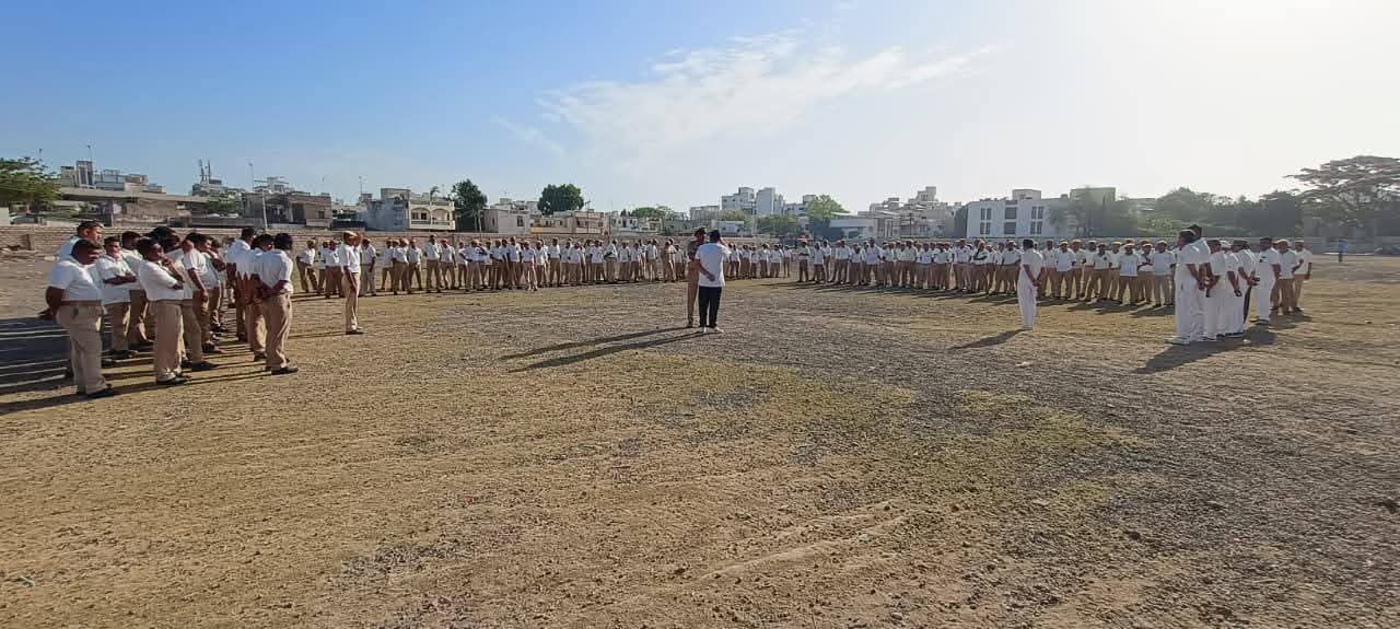 Aajkaal Daily (Desh Pardesh Ni Aajkaal)