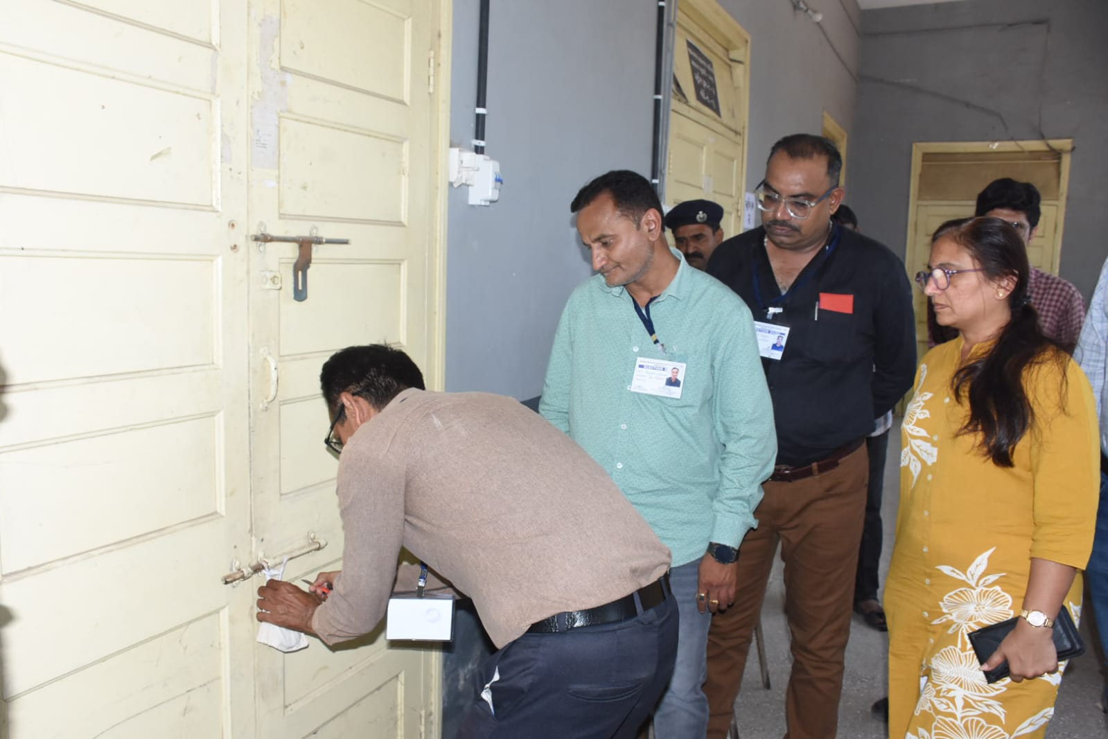 Aajkaal Daily (Desh Pardesh Ni Aajkaal)