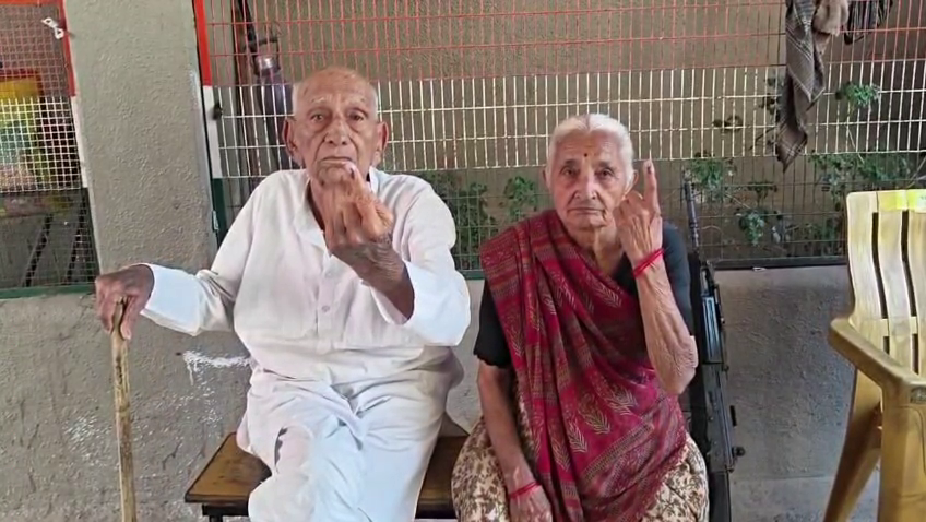 Aajkaal Daily (Desh Pardesh Ni Aajkaal)