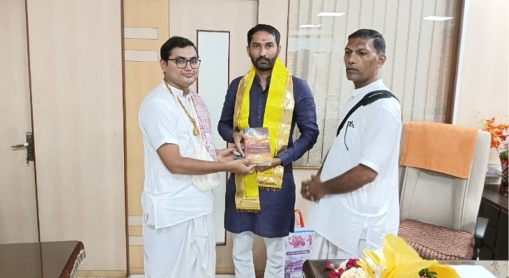 Aajkaal Daily (Desh Pardesh Ni Aajkaal)