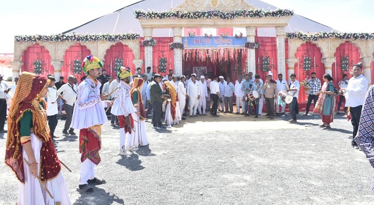 Aajkaal Daily (Desh Pardesh Ni Aajkaal)