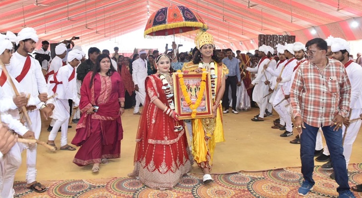 Aajkaal Daily (Desh Pardesh Ni Aajkaal)